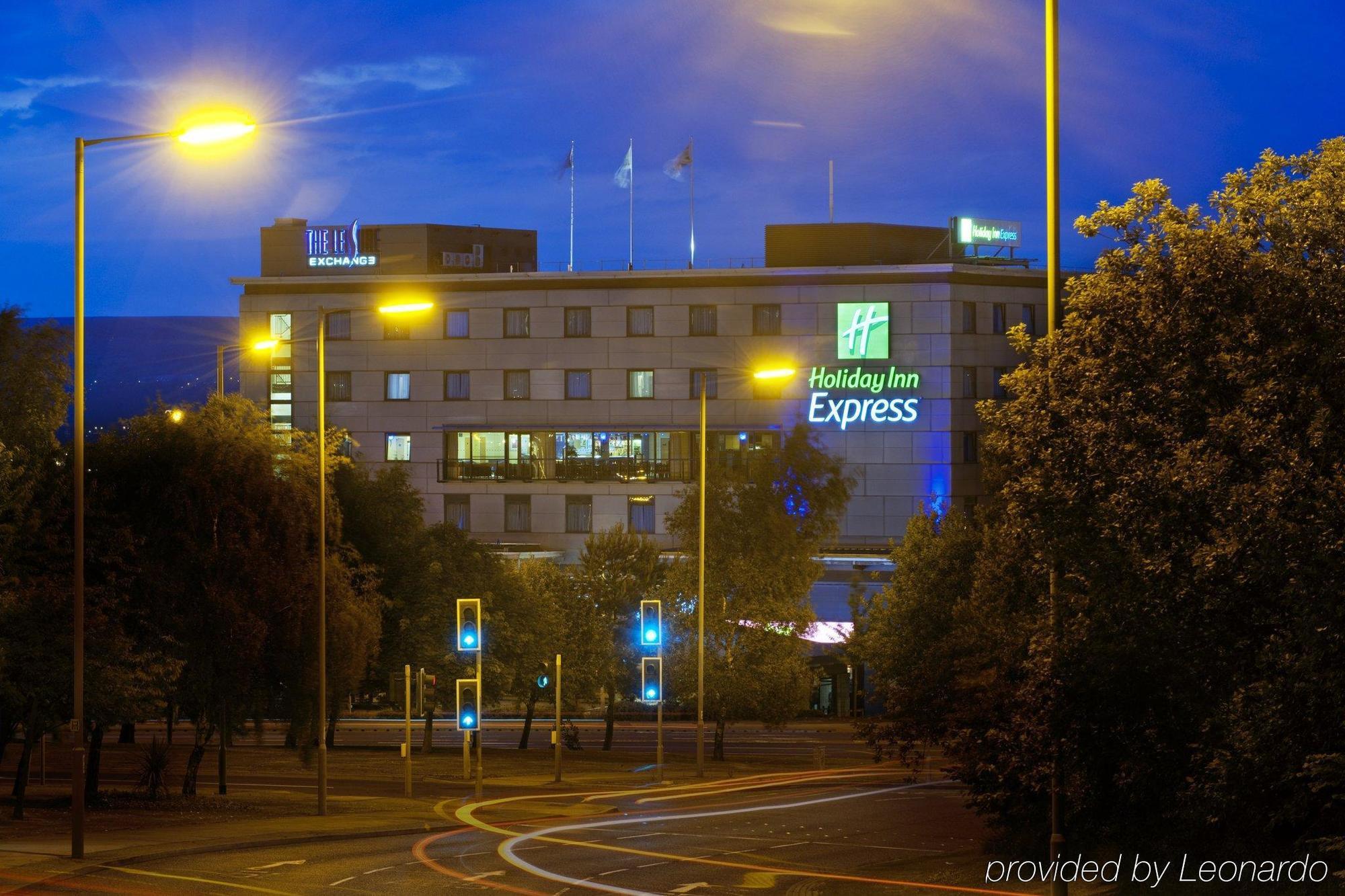 Holiday Inn Express Bradford City Centre, An Ihg Hotel Exterior photo