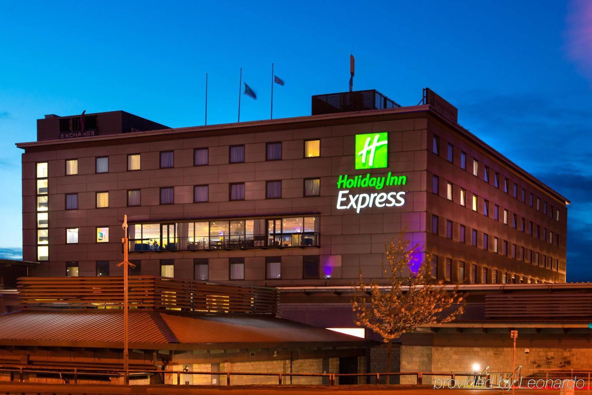 Holiday Inn Express Bradford City Centre, An Ihg Hotel Exterior photo